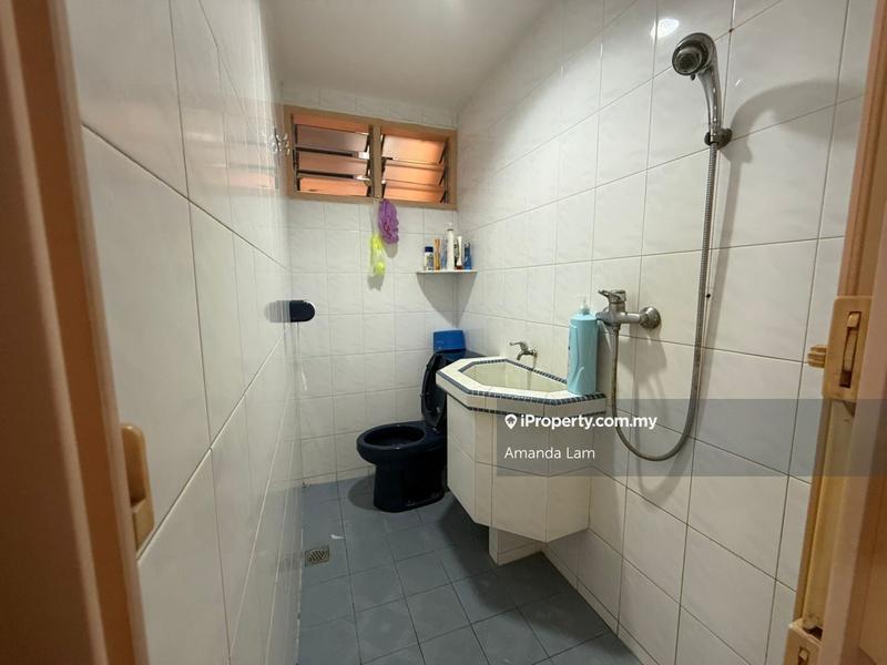 Semi-Detached House for Sale in Taman Free School, Jelutong by Amanda Lam - iProperty.com.my