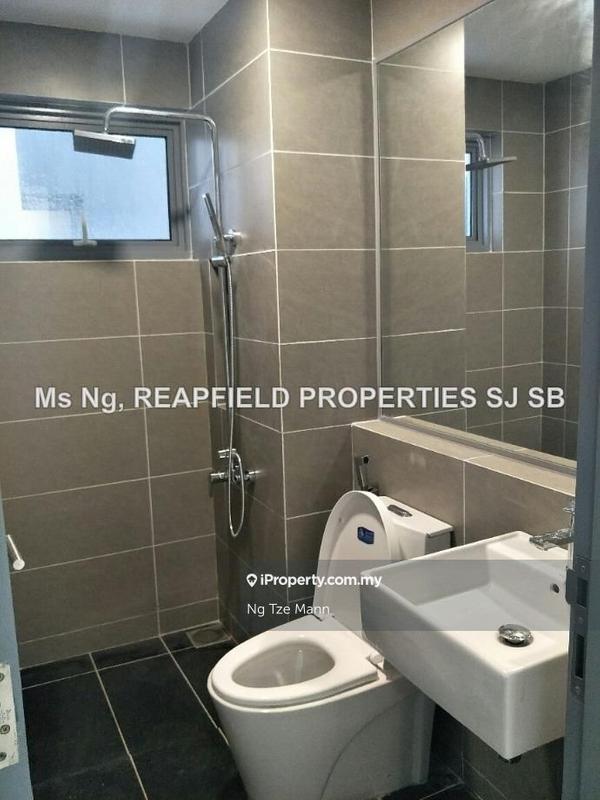 Condominium for Sale in Lakefront Residence by Ng Tze Mann - bathroom 1 - iProperty.com.my