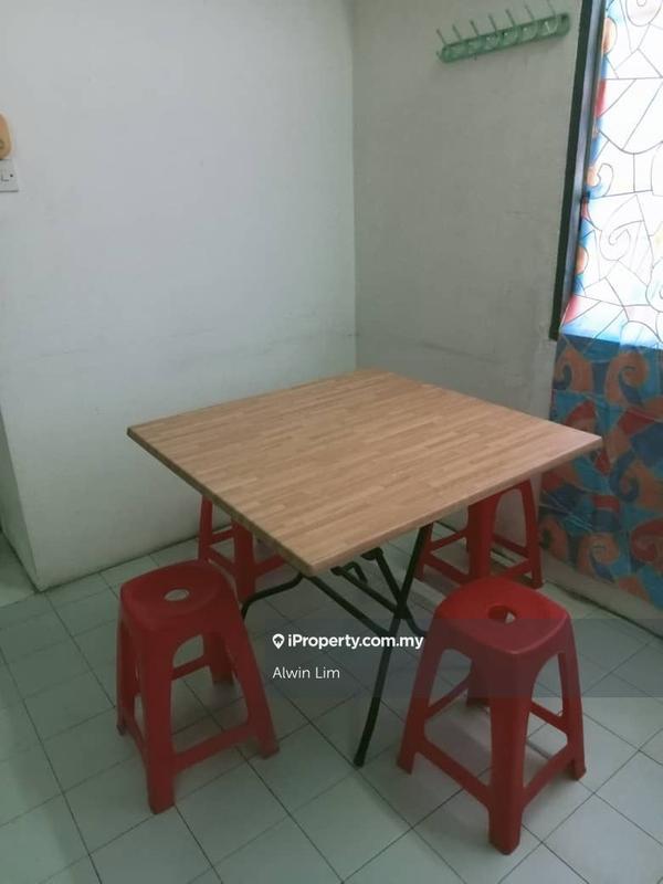 Rumah Pangsa untuk Disewa di Taman Harbour View (Wisma KGN) oleh Alwin Lim - iProperty.com.my
