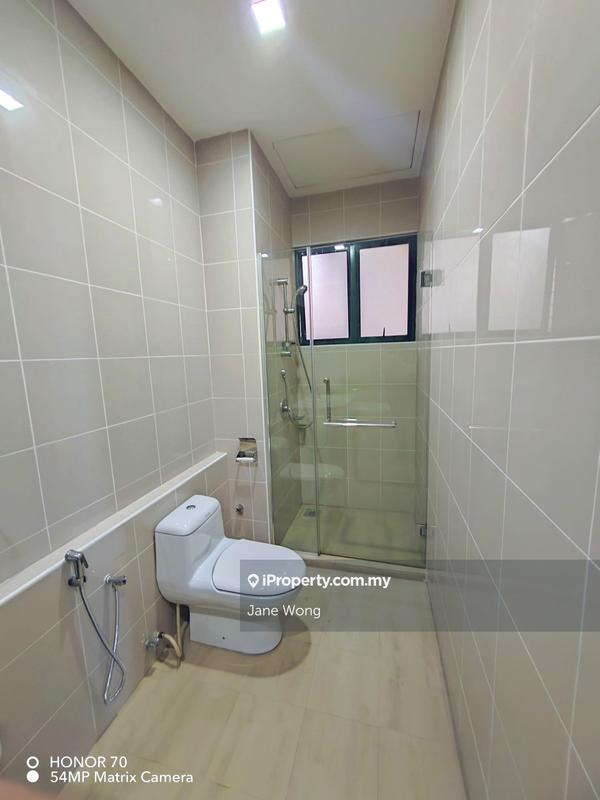 Condominium for Sale in Nadia Parkfront by Jane Wong - Refurbished Master Bathroom - iProperty.com.my