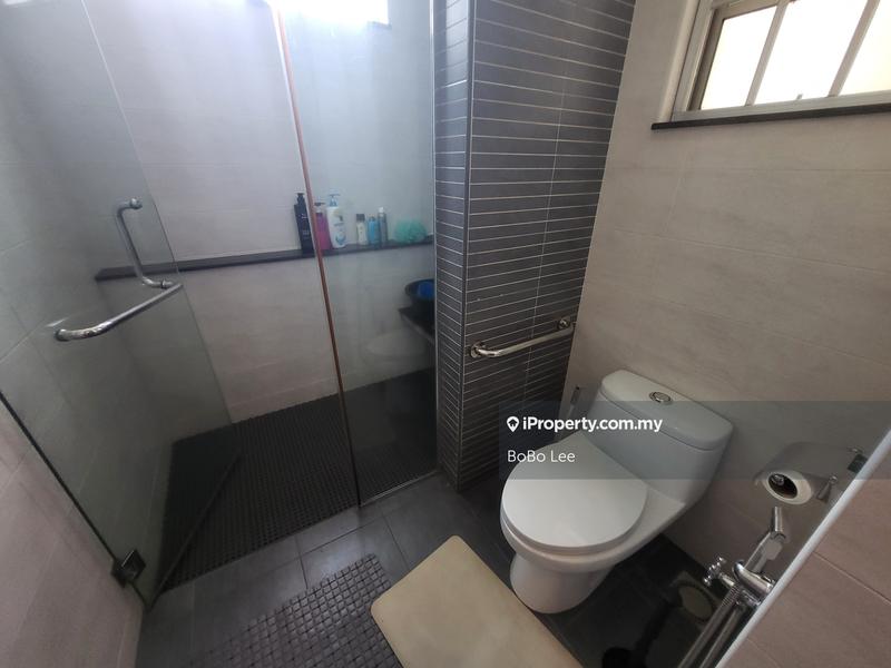 Rumah Berangkai 3 Tingkat untuk Dijual di Taman Salak Selatan, Salak South oleh BoBo Lee - iProperty.com.my