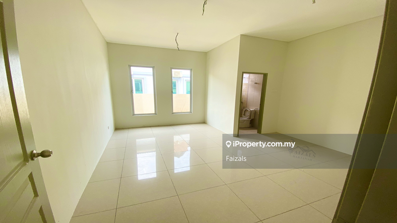 Banglo untuk Dijual di Warisan Puteri, Sikamat, Sikamat oleh Faizals - iProperty.com.my