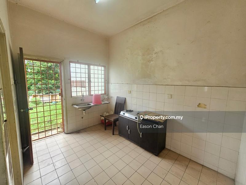 2-storey Terraced House for Sale in Pusat Bandar Putra Permai, Seri Kembangan by Eason Chan - iProperty.com.my