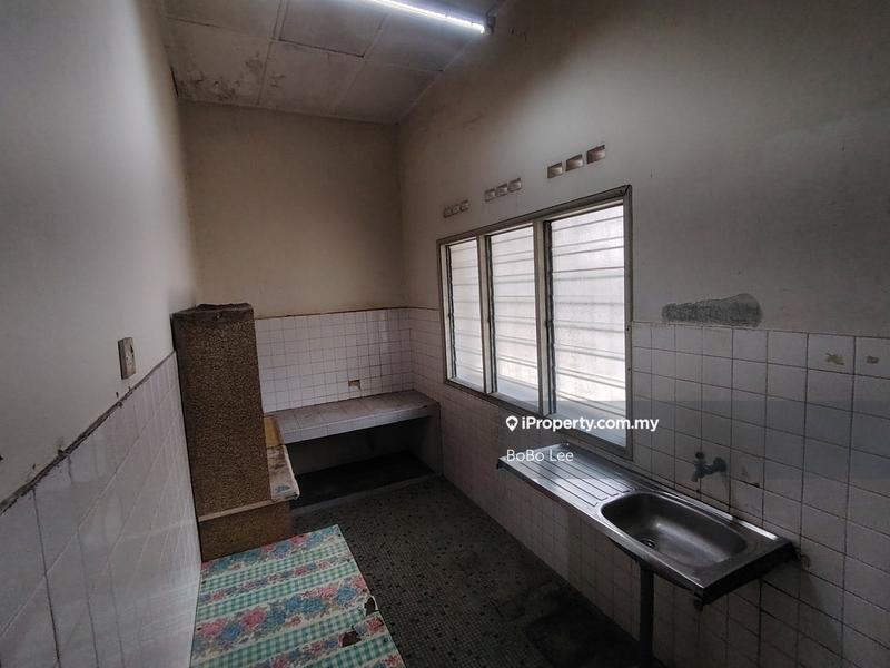 Rumah Berangkai 1 Tingkat untuk Dijual di Taman Overseas Union (Taman Oug), Jalan Klang Lama (Old Klang Road) oleh BoBo Lee - iProperty.com.my