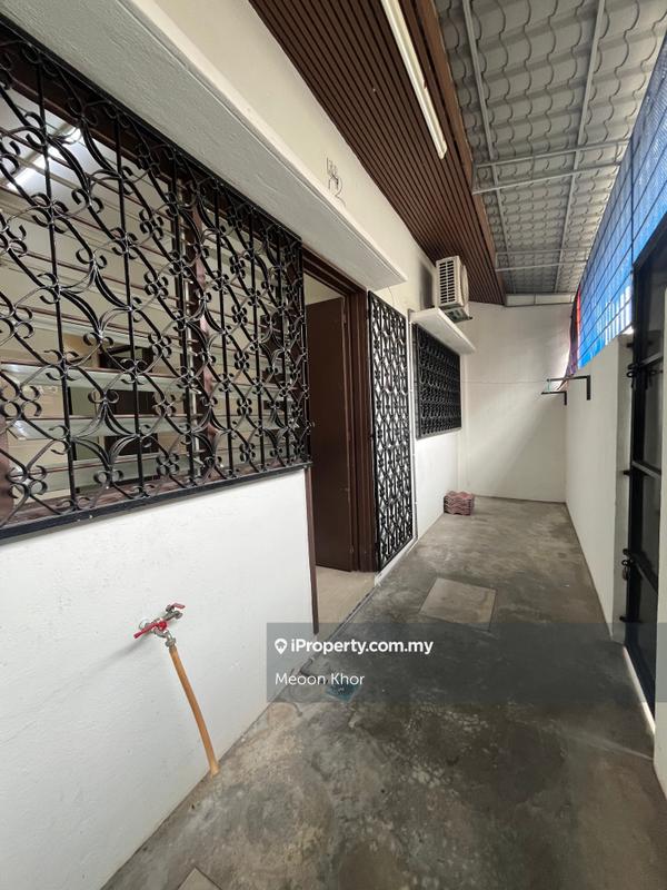 1-storey Terraced House for Rent in Taman Lucky, Bangsar by Meoon Khor - iProperty.com.my