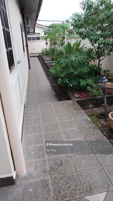 Bungalow House for Sale in Tmn Golf, Ipoh, Ipoh by Ivy Tang - iProperty.com.my