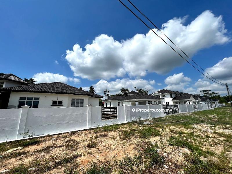Bungalow House for Sale in Kampung Peserai, Batu Pahat by M Jamil Ali - iProperty.com.my