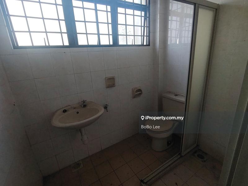Rumah Berangkai 2 Tingkat untuk Dijual di Taman Overseas Union (Taman Oug), Jalan Klang Lama (Old Klang Road) oleh BoBo Lee - iProperty.com.my
