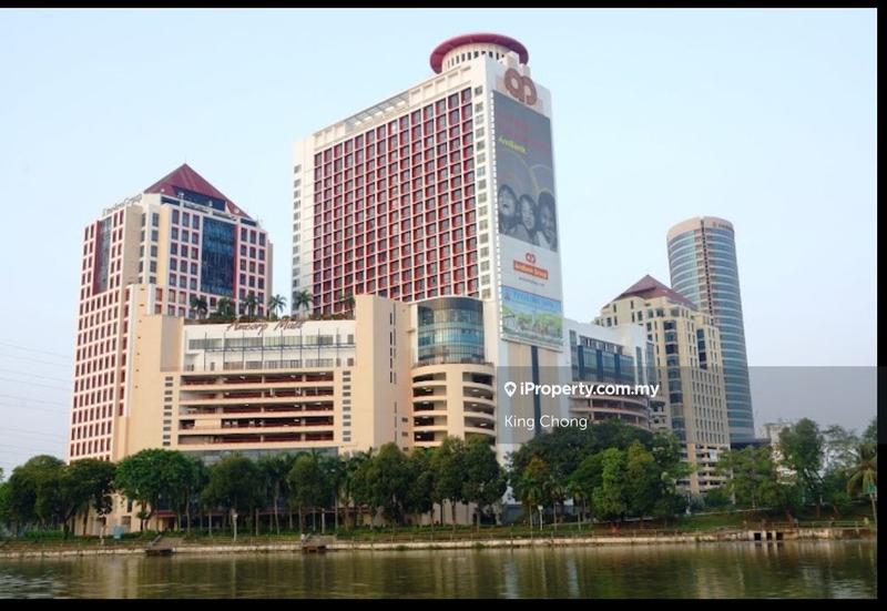 For Sale - Amcorp Mall Ground Floor 5.6% ROI