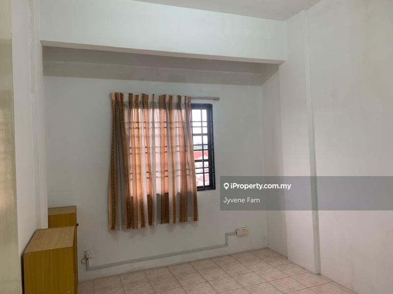 For Sale - Evergreen Park Acorn & Hazel