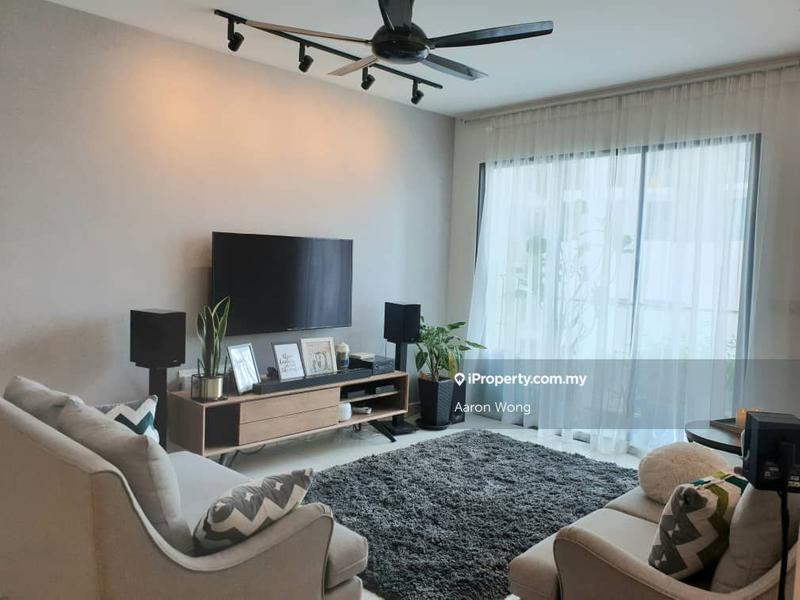 For Sale - Trinity Aquata