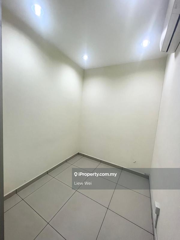 For Sale - Putra walk, Ground Floor Shop lot, Pinggiran Putra