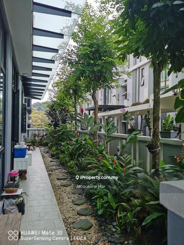 Rumah Berkembar untuk Dijual di Serdang, Seri Kembangan oleh Jacqueline Mar - iProperty.com.my