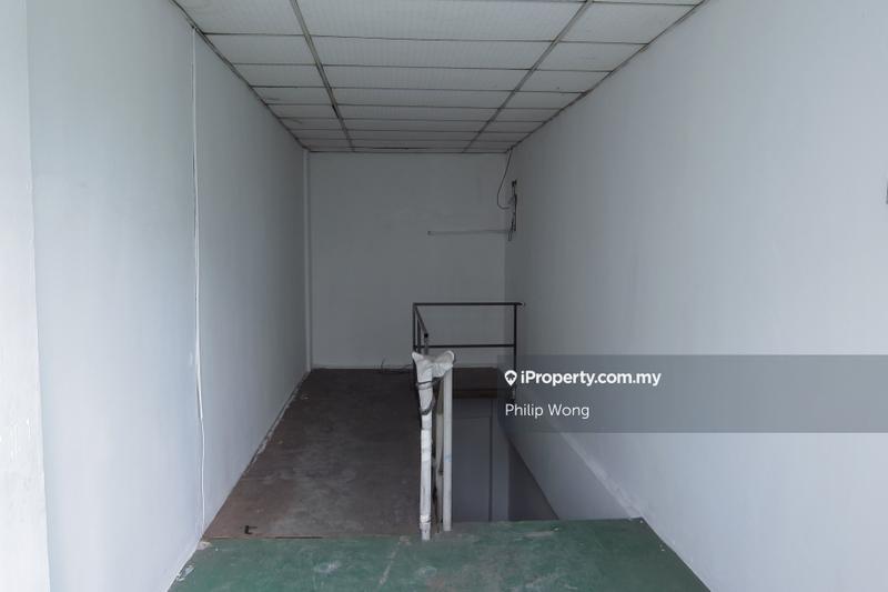 Terrace Factory for Sale in Taman Perindustrian Bukit Serdang, Seri Kembangan by Philip Wong - iProperty.com.my