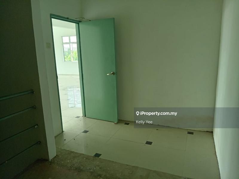 Kedai untuk Dijual di 3 Storey Endlot Shoplot @ Taman Seluang for Sale, Kulim oleh Kelly Yee - iProperty.com.my