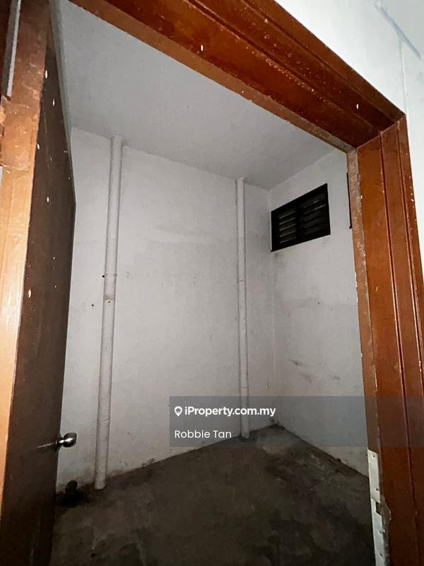 Shop / Office untuk Disewa di Pulai, Johor oleh Robbie Tan - Interior - iProperty.com.my