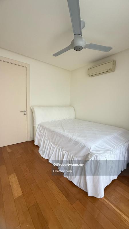 For Rent - 6 CapSquare