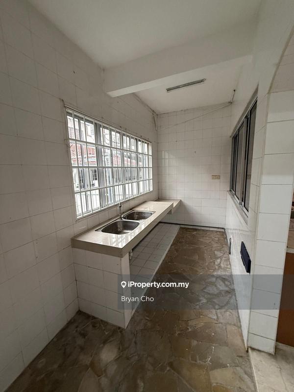 Rumah Berangkai 2 Tingkat untuk Dijual di SS12, Subang Jaya oleh Bryan Cho - iProperty.com.my