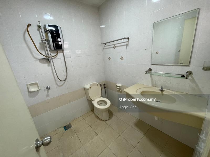 Townhouse for Sale in Sunway Damansara, Kota Damansara by Angie Chai - iProperty.com.my
