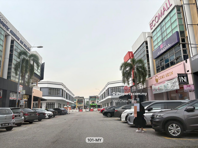 For Sale - 【2 ADJOINING SHOP】100% Hot Hot Area🔥‼️Bukit Tinggi 1 Renovated Triple Storey Shoplot - Hot Sale!