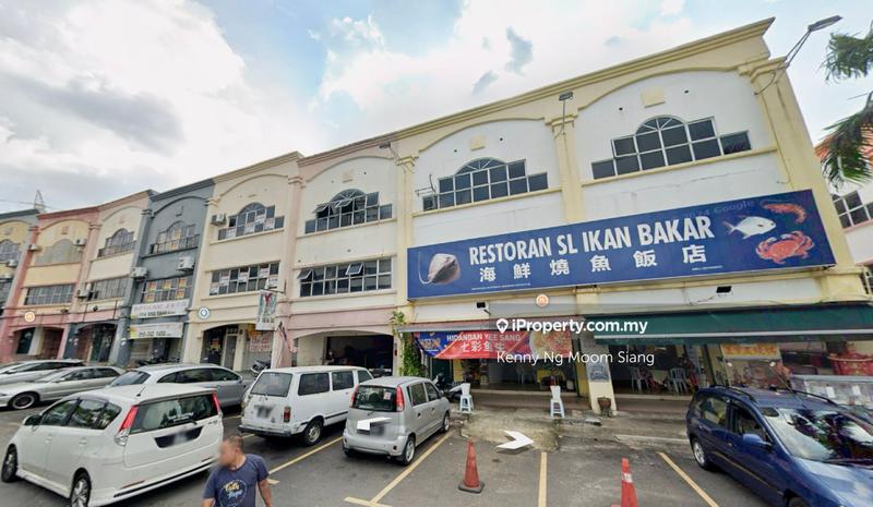 For Rent - ( End Lot ) Seri Kembangan 3 Storey Shop ( Rent ), Pusat Perdagangan Seri Kembangan