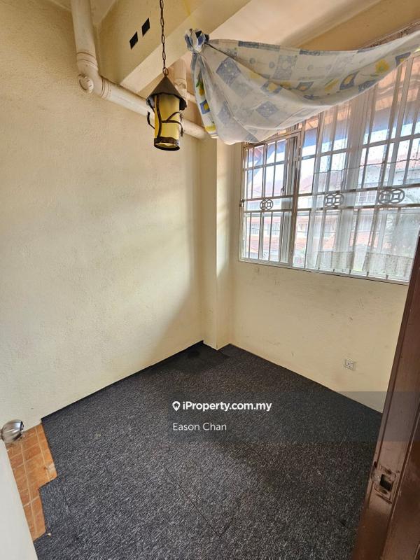 Rumah Teres 3-Tingkat untuk Dijual di Batu 9, Cheras oleh Eason Chan - iProperty.com.my