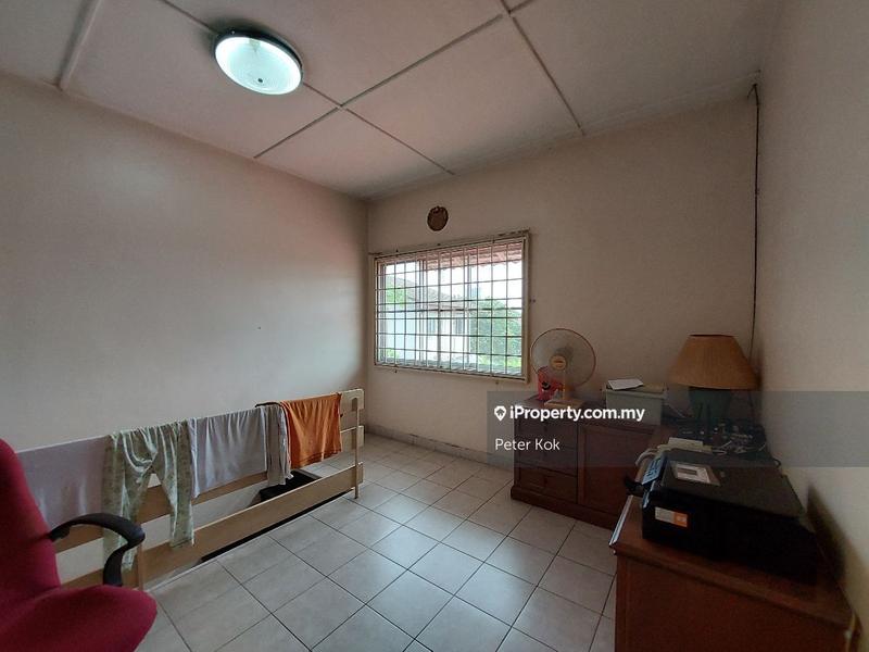 Bungalow House for Sale in Sea Park, Petaling Jaya by Peter Kok - iProperty.com.my