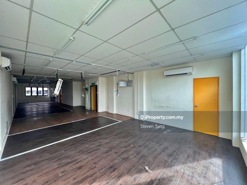 For Rent - 1st Floor Shop Office with Lift @ Menara Simfoni, Balakong Cheras