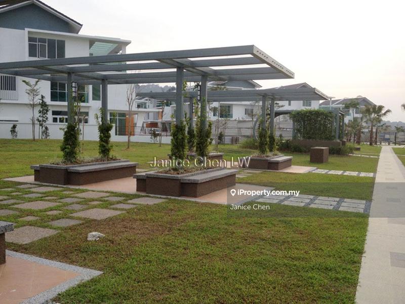 Rumah Berkembar untuk Dijual di Palmiera @ Kinrara Residence, Taman Damai Utama, Puchong oleh Janice Chen - iProperty.com.my