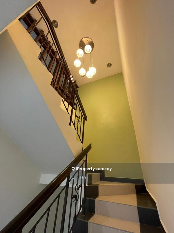 Rumah Teres 3-Tingkat untuk Dijual di Taman Permai Villa, Ampang oleh C.H Tan - iProperty.com.my