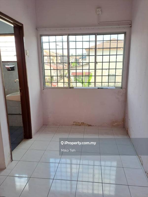 Semi-Detached House for Sale in Taman Pinggiran Putra, Seri Kembangan by Miko Teh - iProperty.com.my