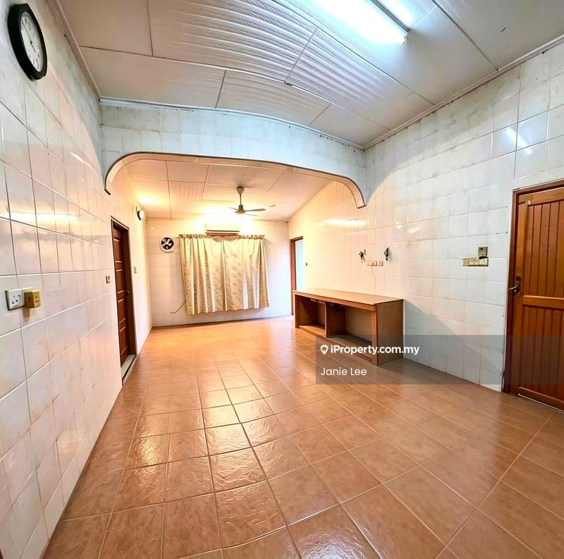 Semi-Detached House for Sale in Taman Chi Liung, Klang by Janie Lee - Living Room - iProperty.com.my