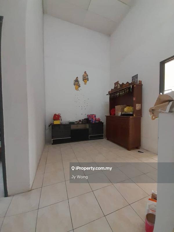 Rumah Teres 2-Tingkat untuk Dijual di Lestari Putra, Seri Kembangan oleh Jy Wong - iProperty.com.my
