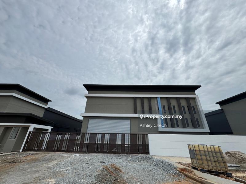 For Rent - [FACING BUSY HIGHWAY] Serenia Industrial Park, Cipta Serenia, Bandar Serenia, Dengkil, Sepang