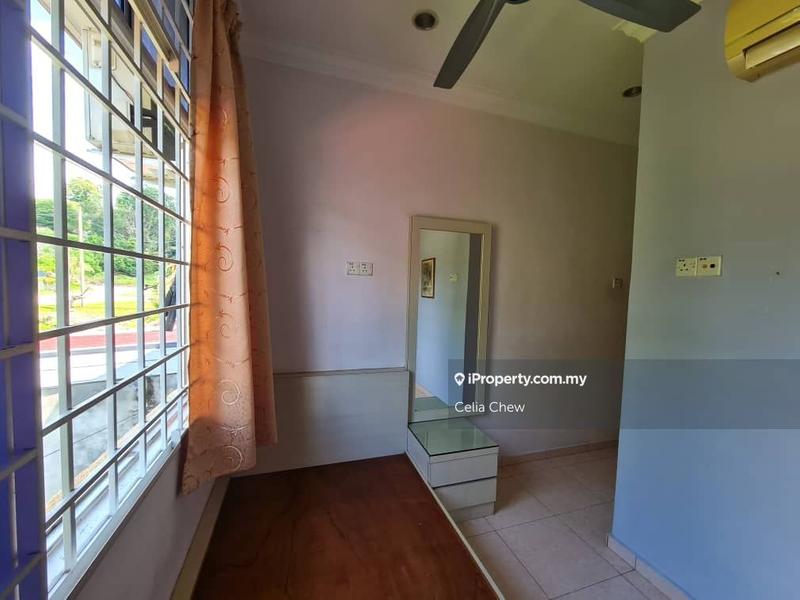 Townhouse for Sale in Taman Bukit Cheng, Cheng by Celia Chew - iProperty.com.my
