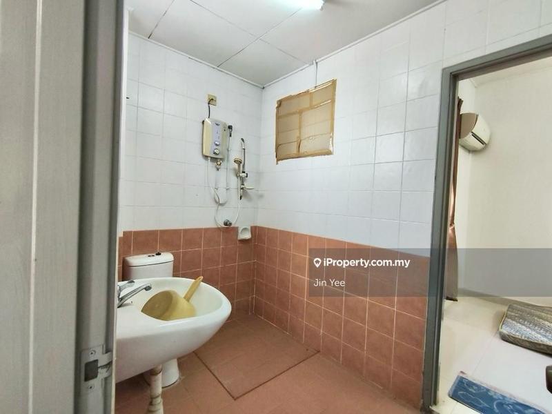 Semi-Detached House for Sale in Taman Kipark, Puchong by Jin Yee - iProperty.com.my