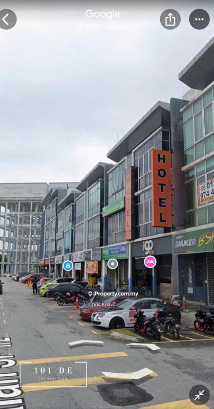 For Sale - Bandar Saujana Putra (Near MAHSA Hospital) ENDLOT 3storey Shop 22x75