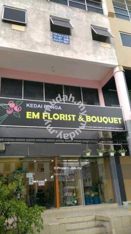 Shop for Sale in Bandar Country Homes, Rawang by Steve Yong - iProperty.com.my
