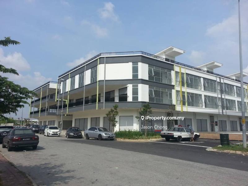 For Sale - Steaby ROI 4.8 % 3-storey Corner Shop For Sale @Klang Sentral