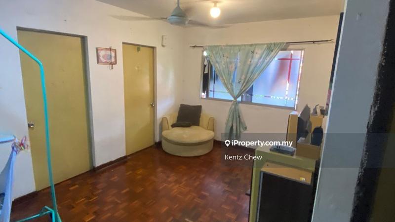 For Sale - Flat PKNS Seksyen 8