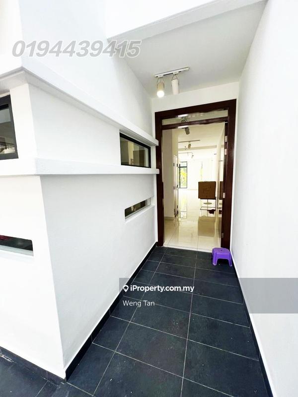 3-storey Terraced House for Sale in Laman Glenmarie, Glenmarie by Weng Tan - iProperty.com.my