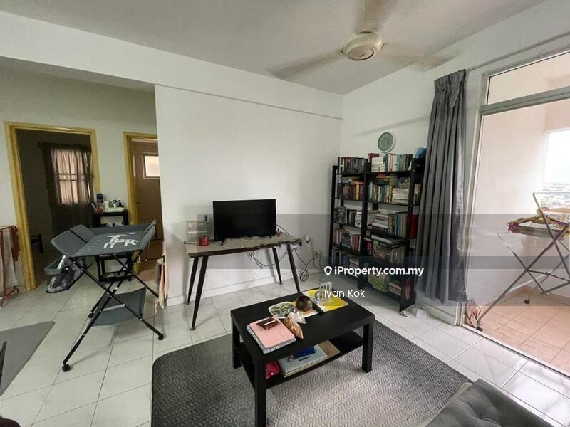 Kondominium untuk Dijual di D'aman Crimson oleh Ivan Kok - Living Room - iProperty.com.my