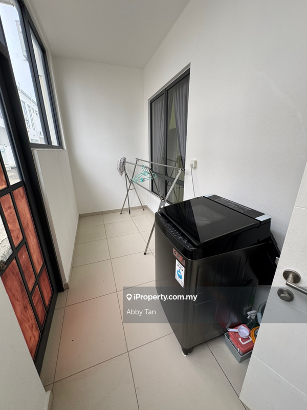 Rumah Teres untuk Disewa di Lunaria Resort Home, Bandar Sri Sendayan oleh Abby Tan - iProperty.com.my