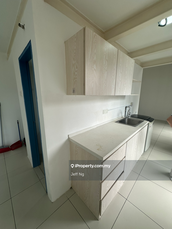 Kediaman Servis untuk Disewa di Colonial @ Empire City oleh Jeff Ng - Dressing area - iProperty.com.my