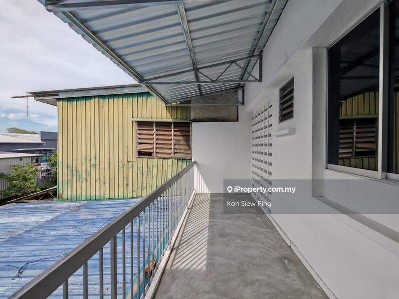 For Rent - First Floor Intermediate Shophouse For Rent Located at 3 mile, Lorong Datuk Tawi Sli