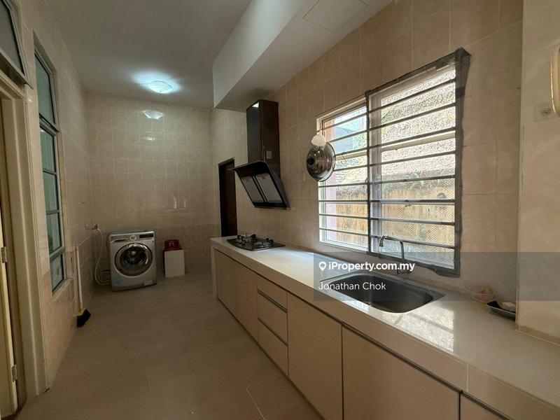 Rumah Berkembar untuk Dijual di Bandar Putra Permai, Seri Kembangan oleh Jonathan Chok - iProperty.com.my