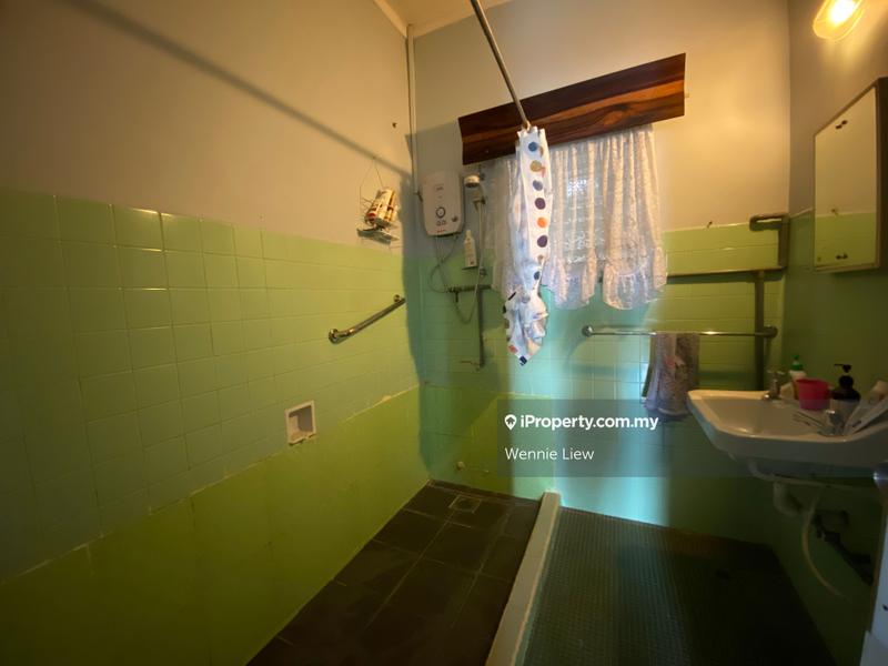 Bungalow House for Sale in Bukit Gasing, Petaling Jaya by Wennie Liew - iProperty.com.my