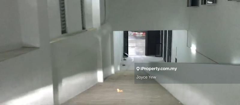 For Rent - 2 storey Car Showroom to let