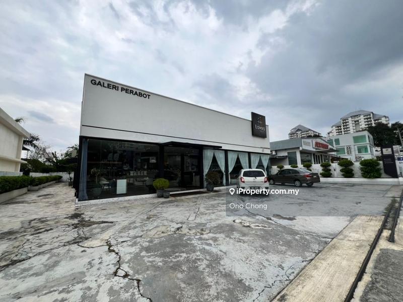 For Sale - Single Storey Commercial Bungalow Showroom