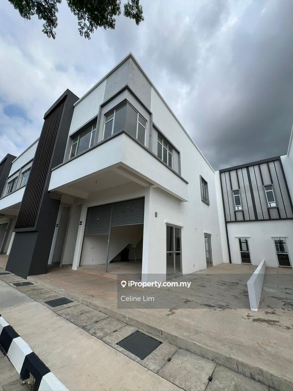 For Rent - 2 Storey Shope Lot